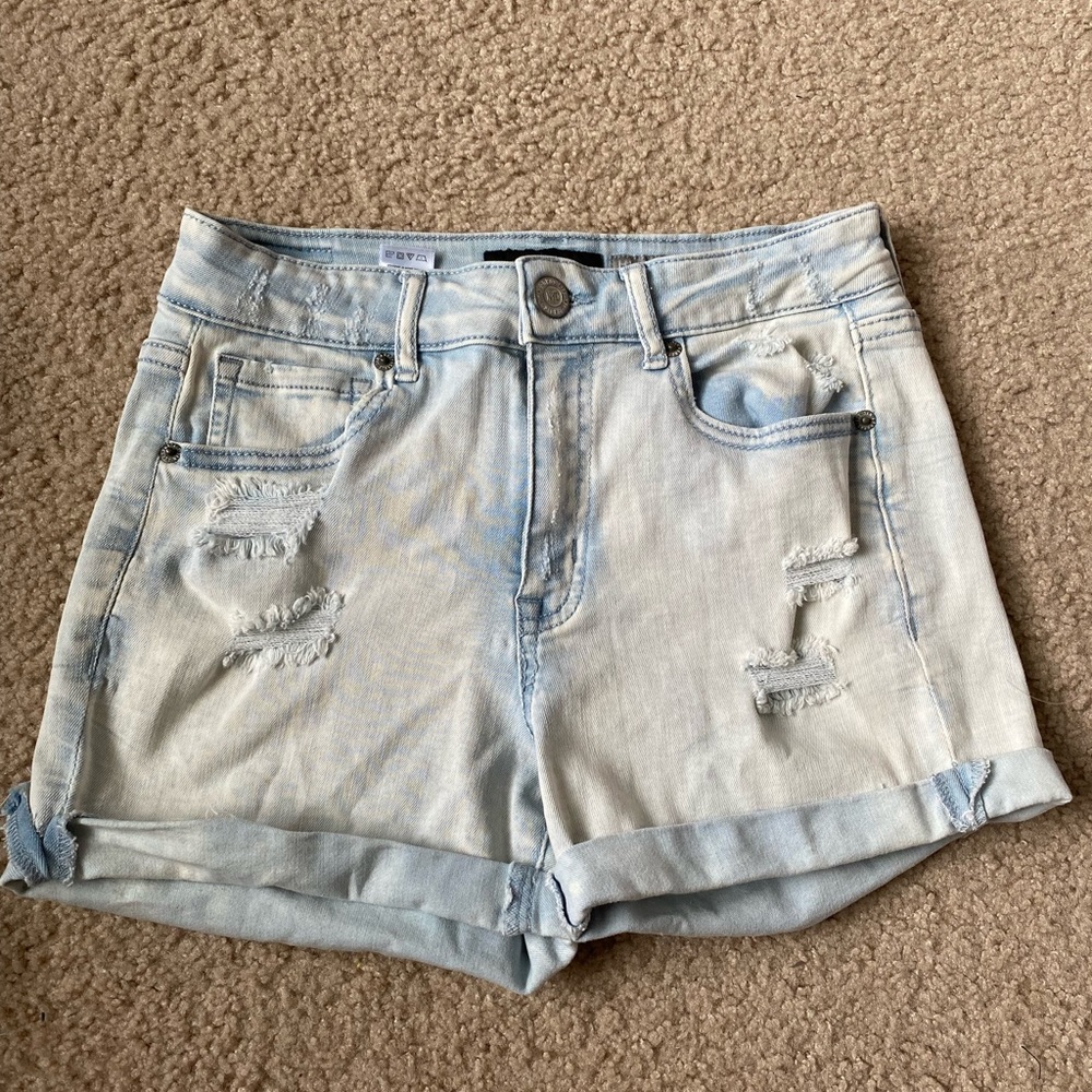 Aero pastel, light washed High wasted shorts.